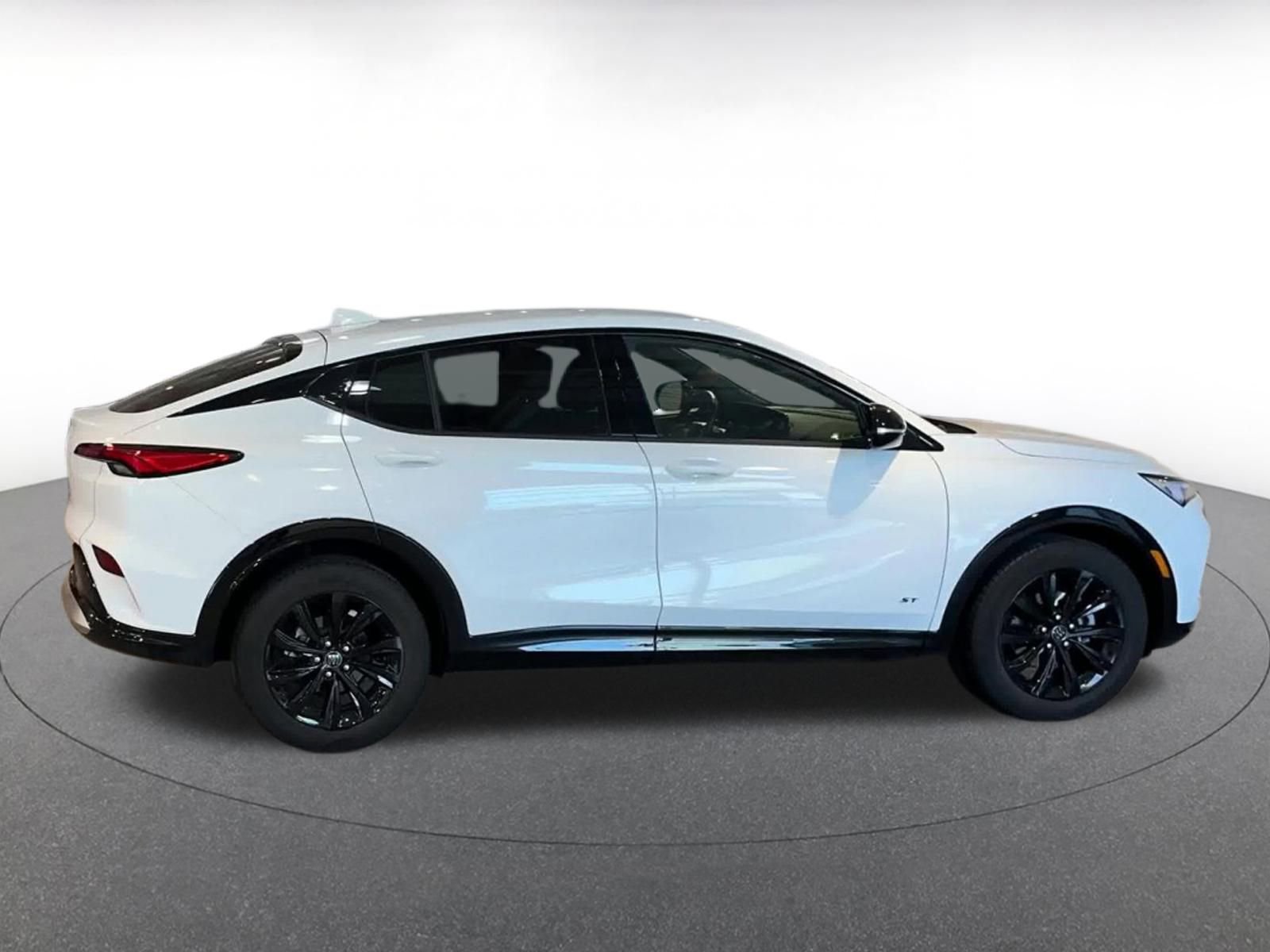 Used 2025 Buick Envista Sport Touring image 16