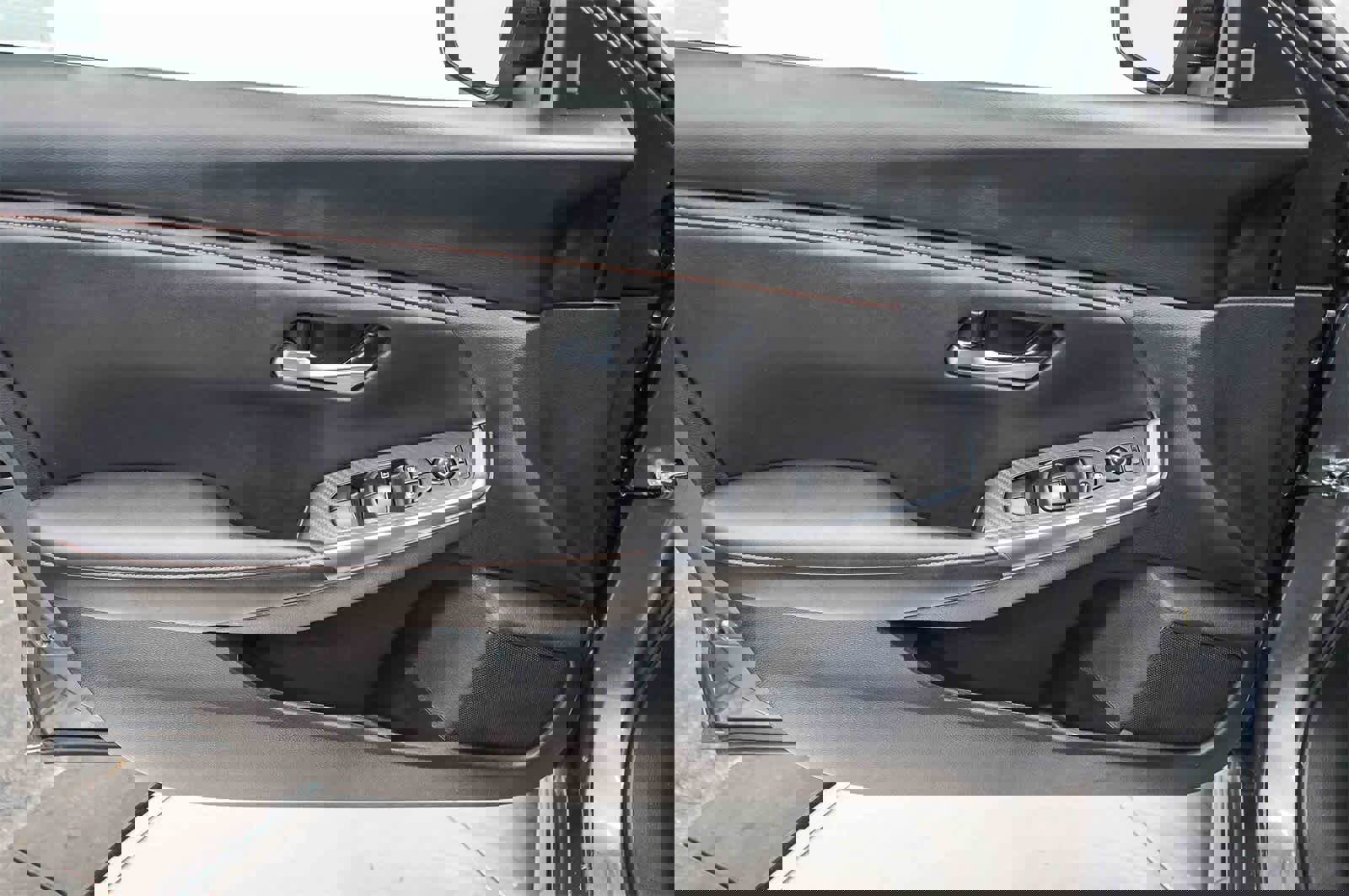 Used 2025 Nissan Sentra SR image 21