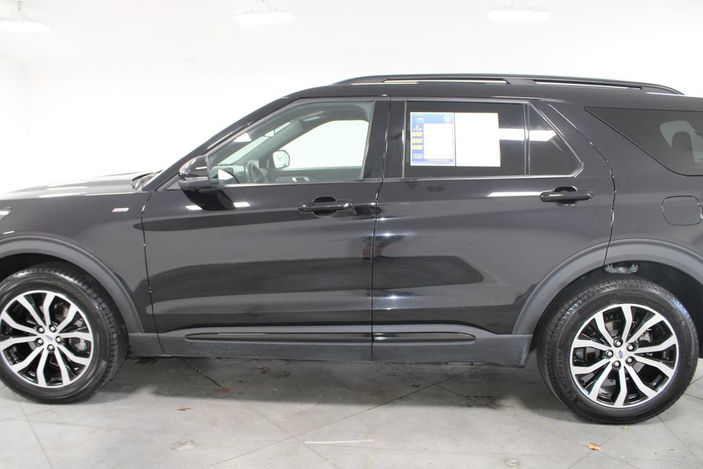 Used 2025 Ford Explorer ST-Line AWD/4WD image 6