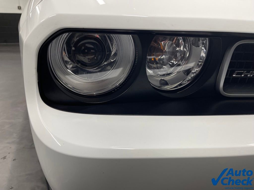 Used 2014 Dodge Challenger SRT8 image 27