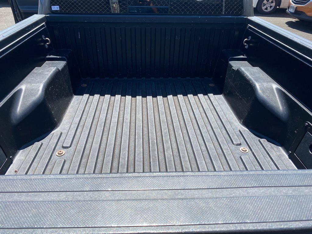 Used 2017 Toyota Tacoma SR5 RWD image 11