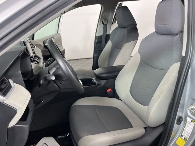 Used 2022 Toyota RAV4 XLE image 19