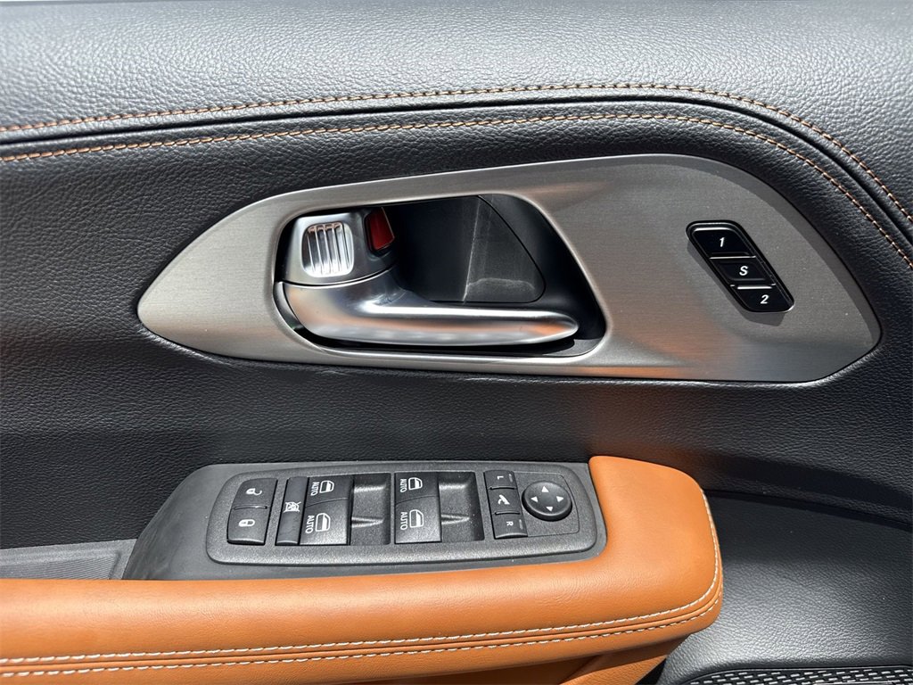 New 2025 Chrysler Pacifica Pinnacle image 13