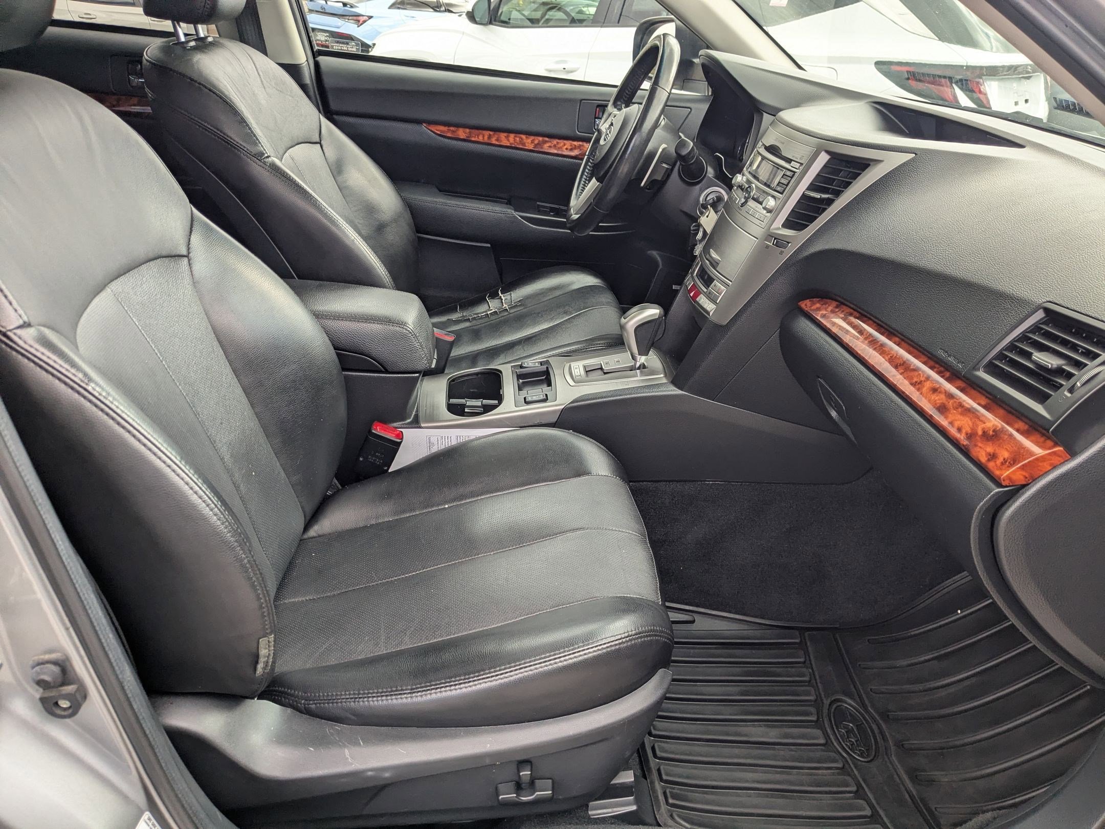 Used 2011 Subaru Outback 2.5i Limited w/ PWR Moonroof Pkg image 31