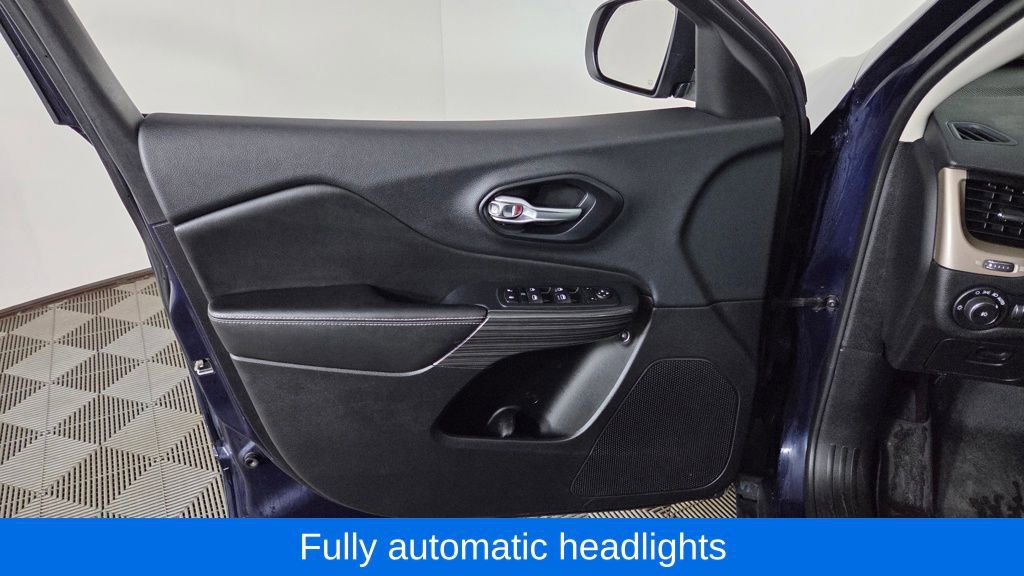 Used 2015 Jeep Cherokee Limited image 13