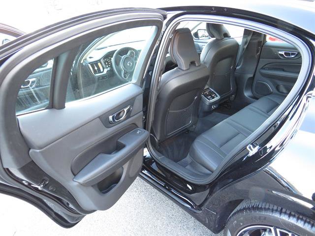 Used 2020 Volvo S60 T6 Inscription w/ Protection Package Premier image 22