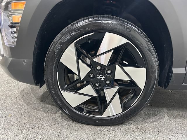 Used 2025 Hyundai Kona Limited AWD/4WD image 12