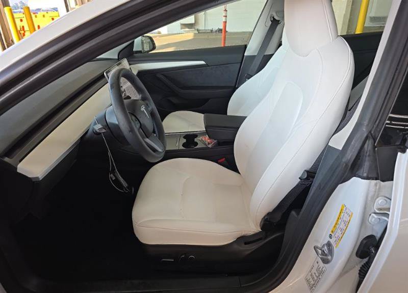 Used 2023 Tesla Model 3 Standard Range RWD image 4