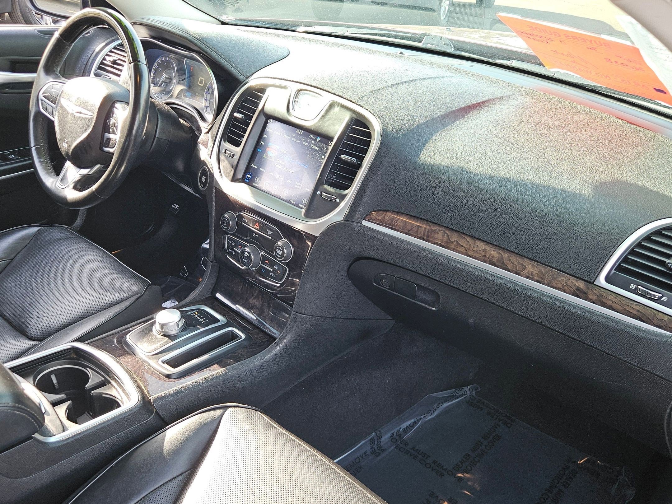 Used 2019 Chrysler 300 Limited image 25