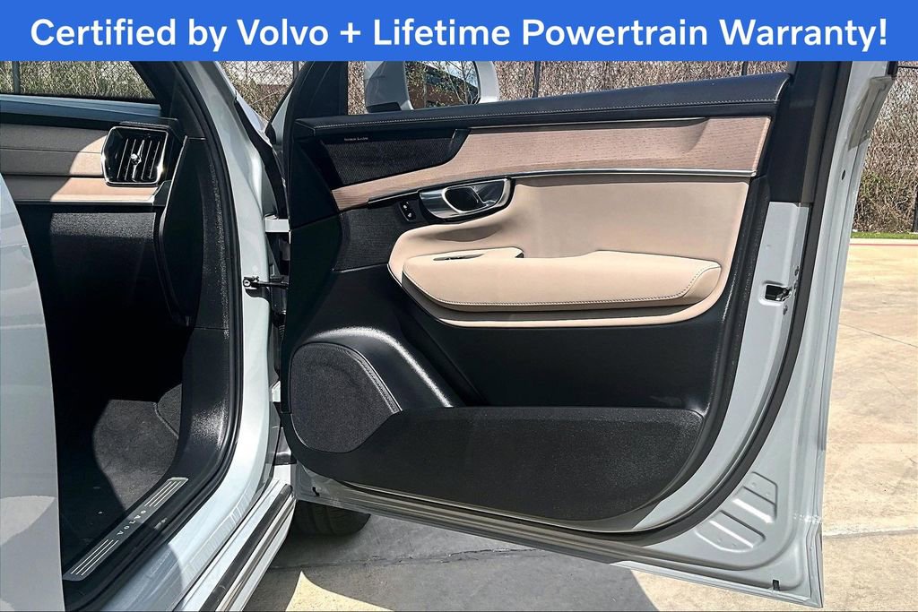 Certified 2025 Volvo XC90 B5 Plus image 25