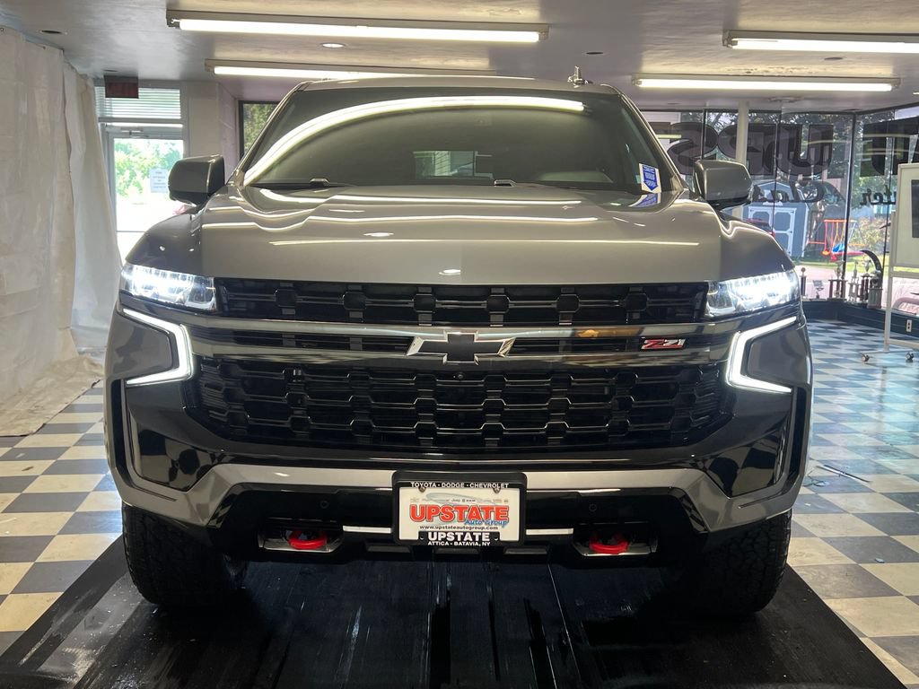 Used 2021 Chevrolet Tahoe Z71 w/ Luxury Package AWD/4WD image 2