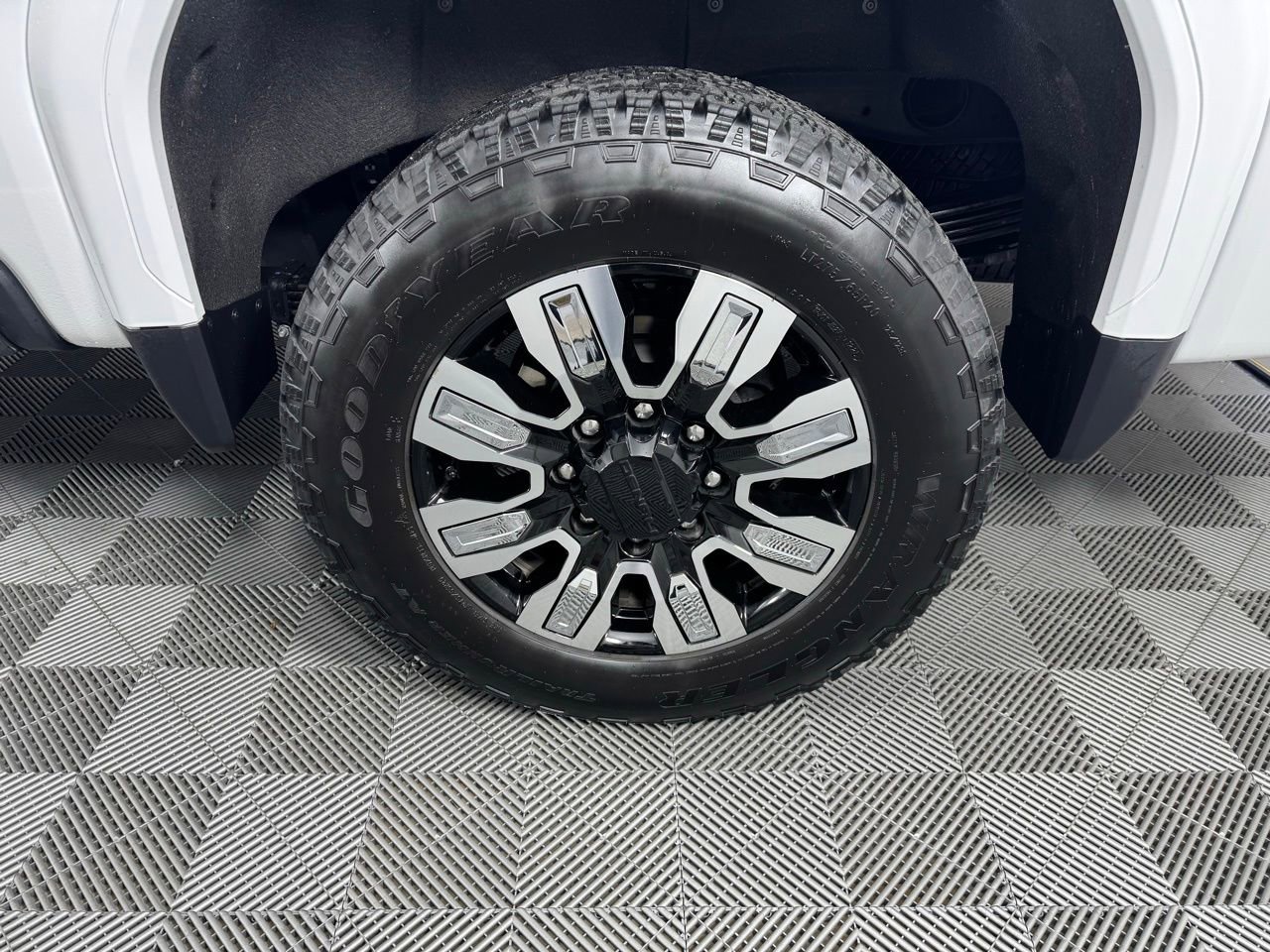 Used 2025 GMC Sierra 2500 Denali w/ Technology Package image 35