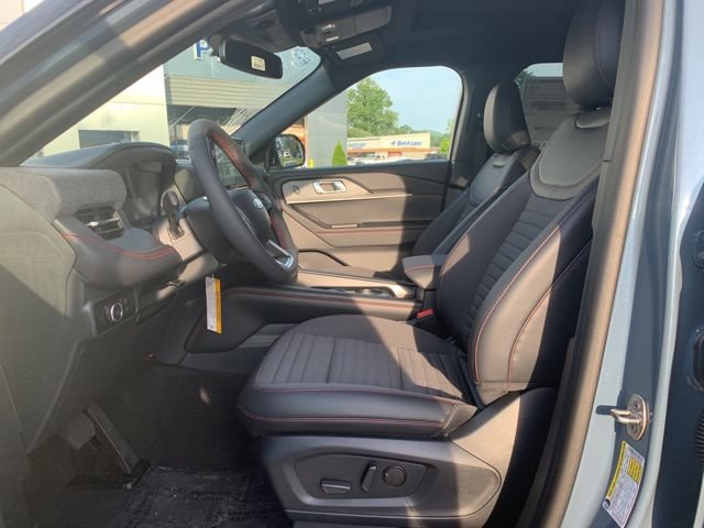 Used 2026 Ford Explorer ST-Line w/ ST-Line Street Pack AWD/4WD image 24