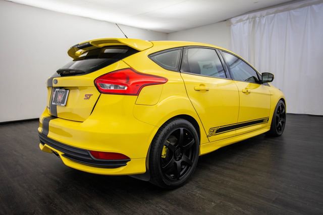 Used 2017 Ford Focus ST w/ Equipment Group 402A image 30