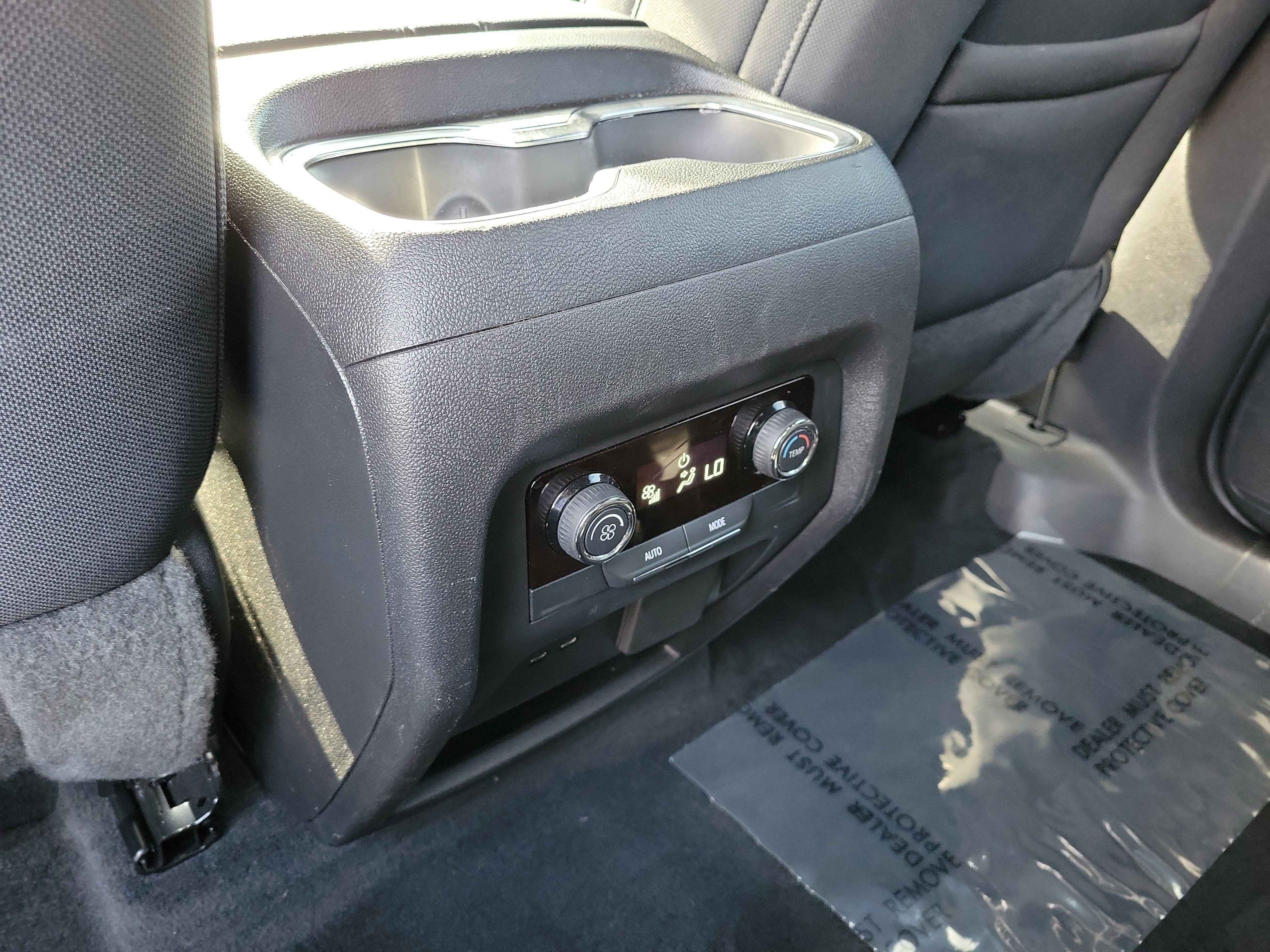 Used 2024 Chevrolet Traverse LT FWD image 21