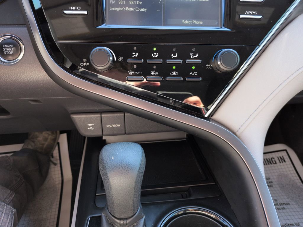 Used 2018 Toyota Camry LE w/ Moonroof Package FWD image 18