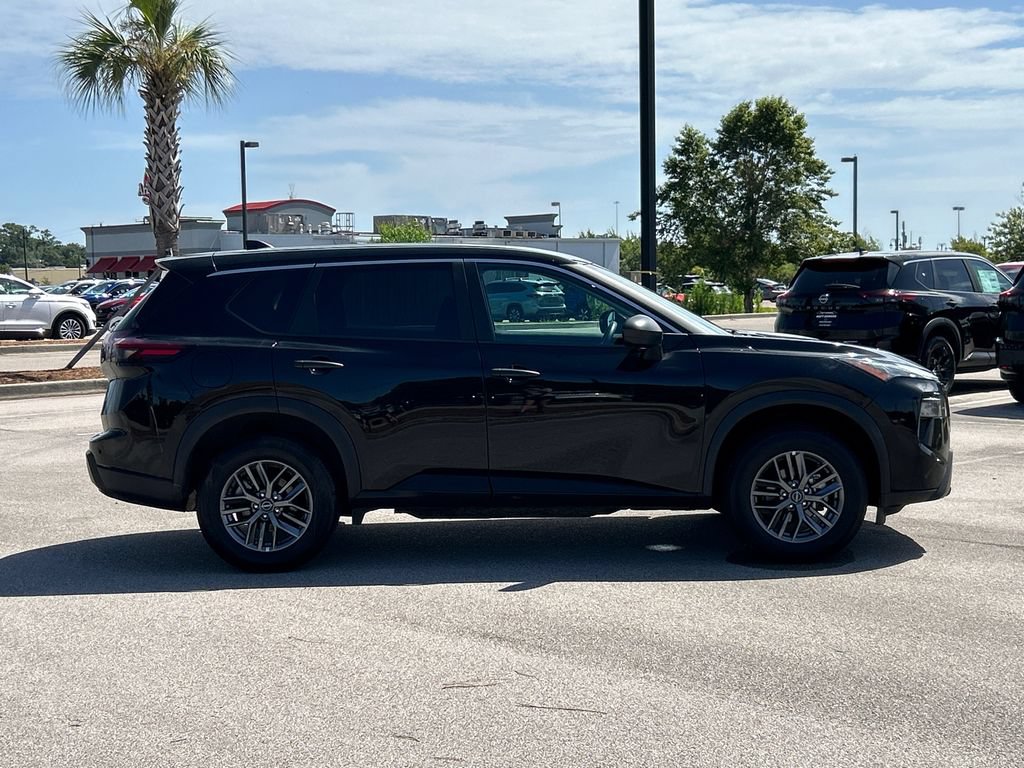 Used 2024 Nissan Rogue S AWD/4WD image 7