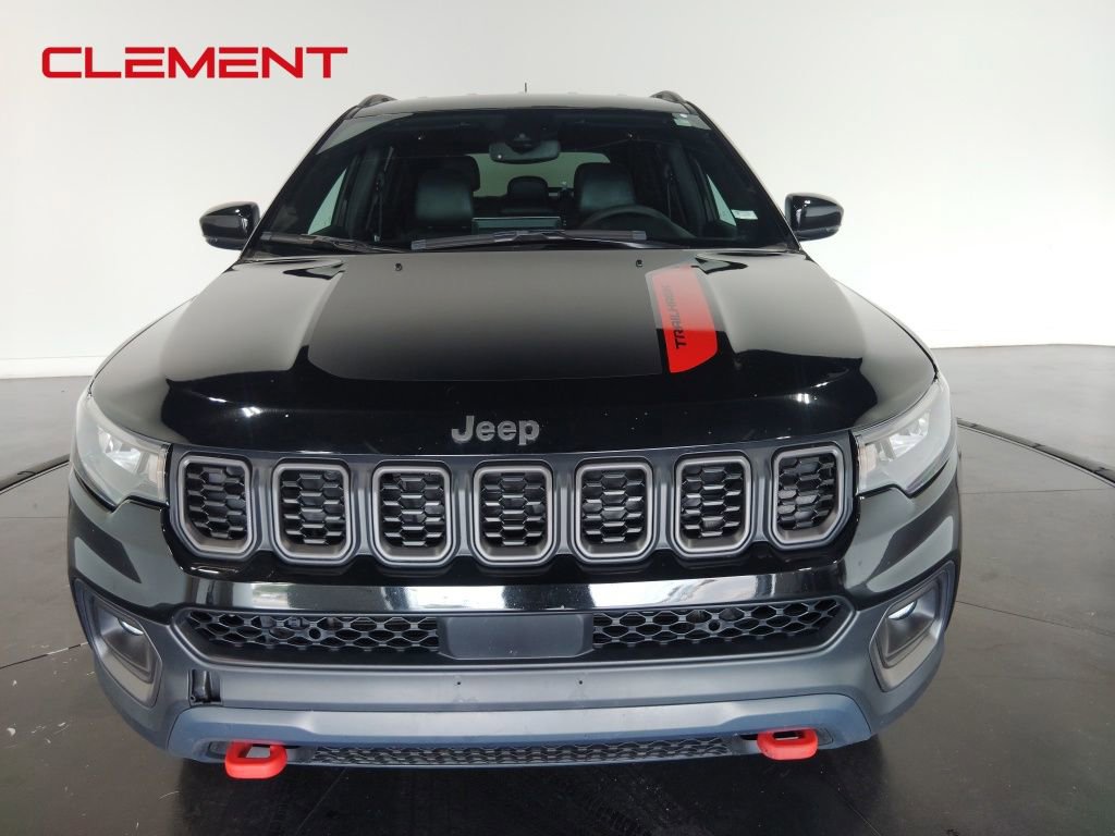 Used 2024 Jeep Compass Trailhawk image 3