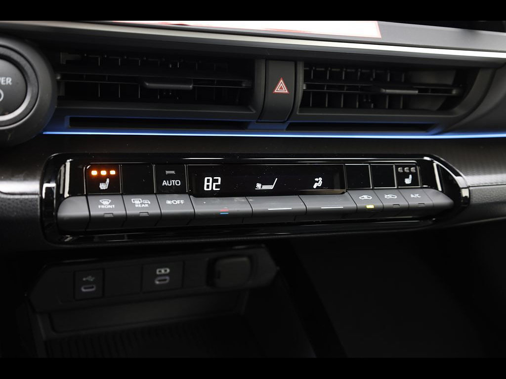 New 2026 Toyota Prius Plug-In Hybrid FWD image 18