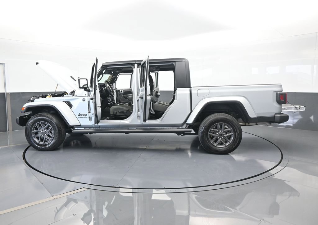 Used 2024 Jeep Gladiator Sport image 73