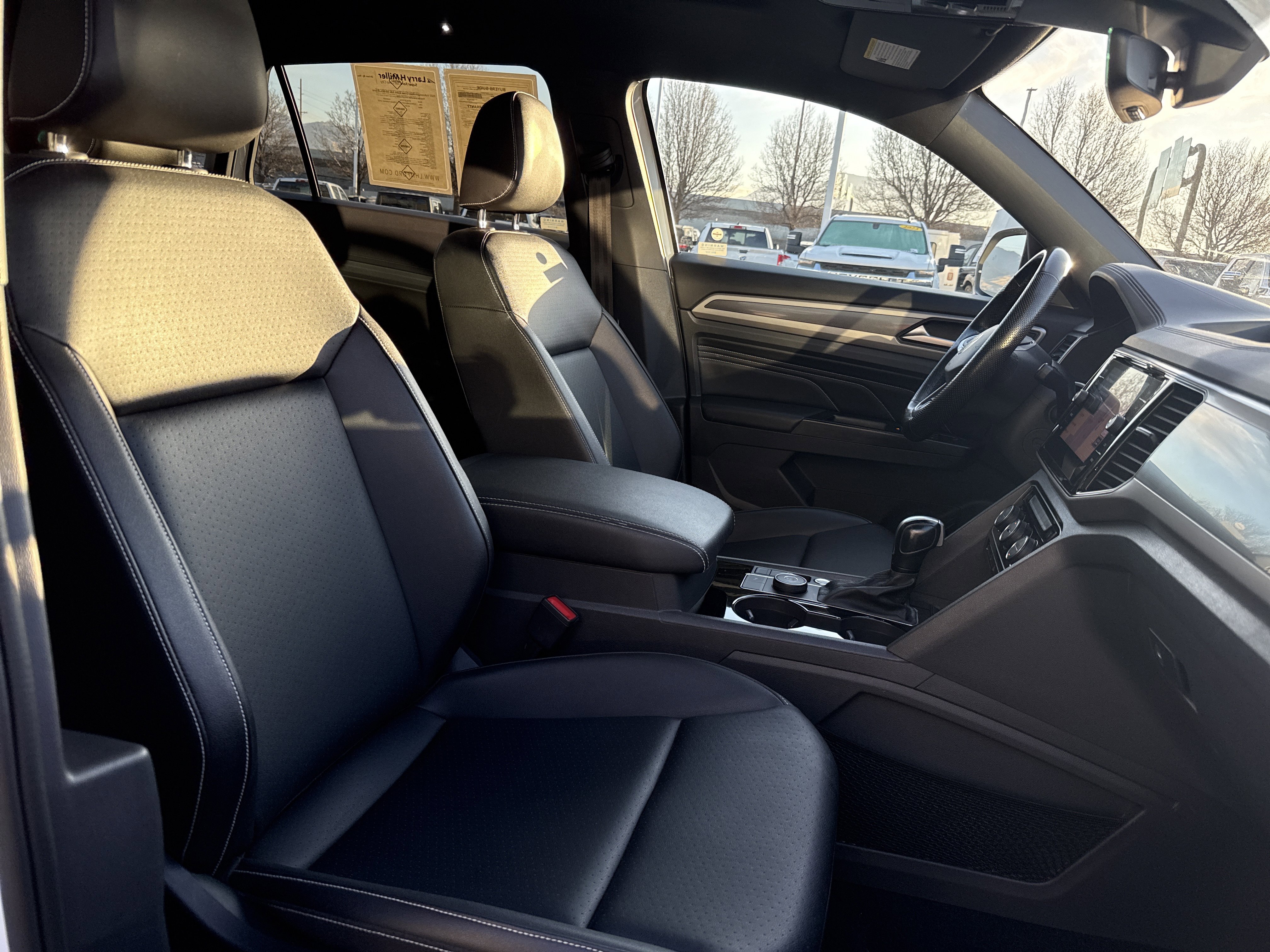 Used 2020 Volkswagen Atlas Cross Sport SEL R-Line image 28