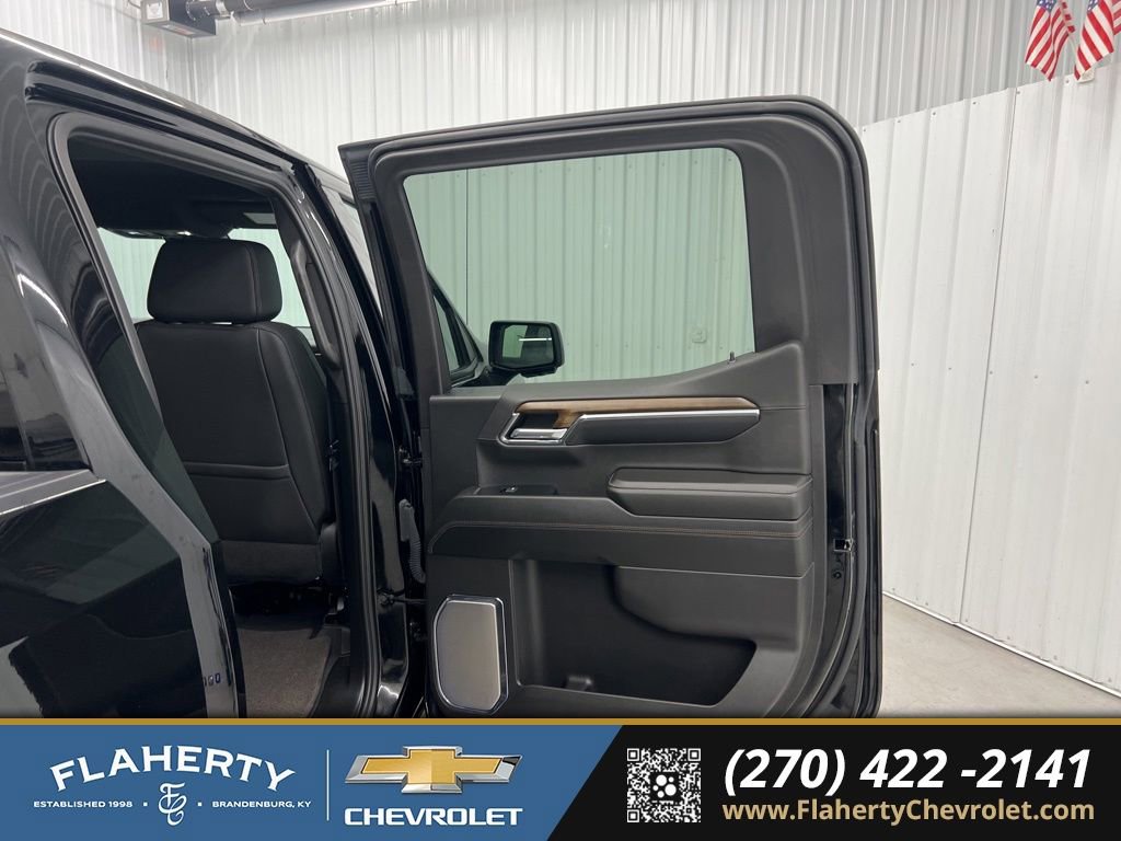 Used 2024 Chevrolet Silverado 1500 High Country w/ Midnight Edition image 12