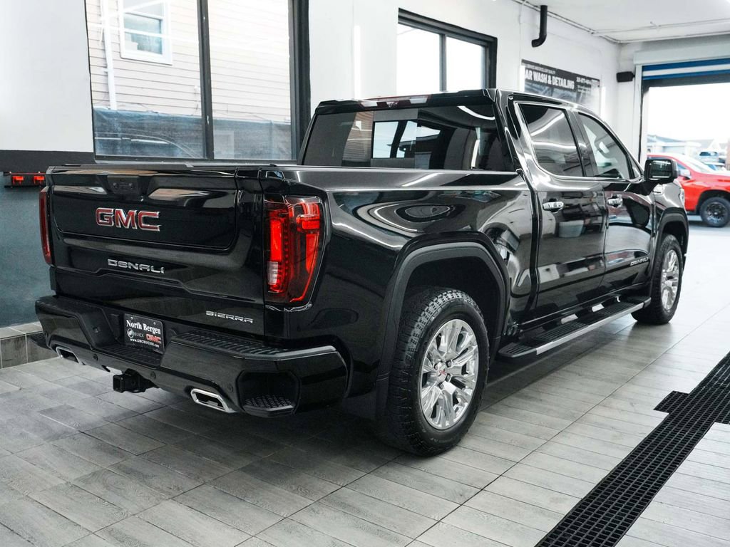 Used 2024 GMC Sierra 1500 Denali w/ Technology Package AWD/4WD image 8