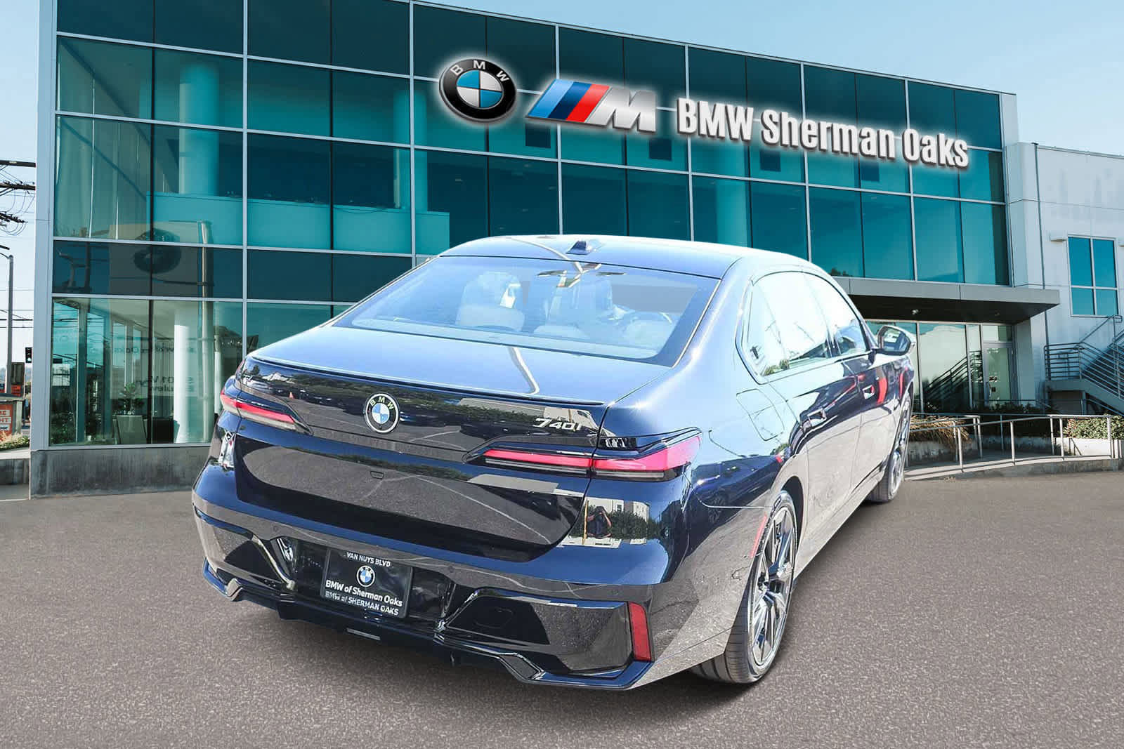 New 2026 BMW 740i w/ Premium Package image 4