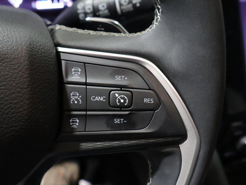 Used 2023 Jeep Grand Cherokee Altitude image 35