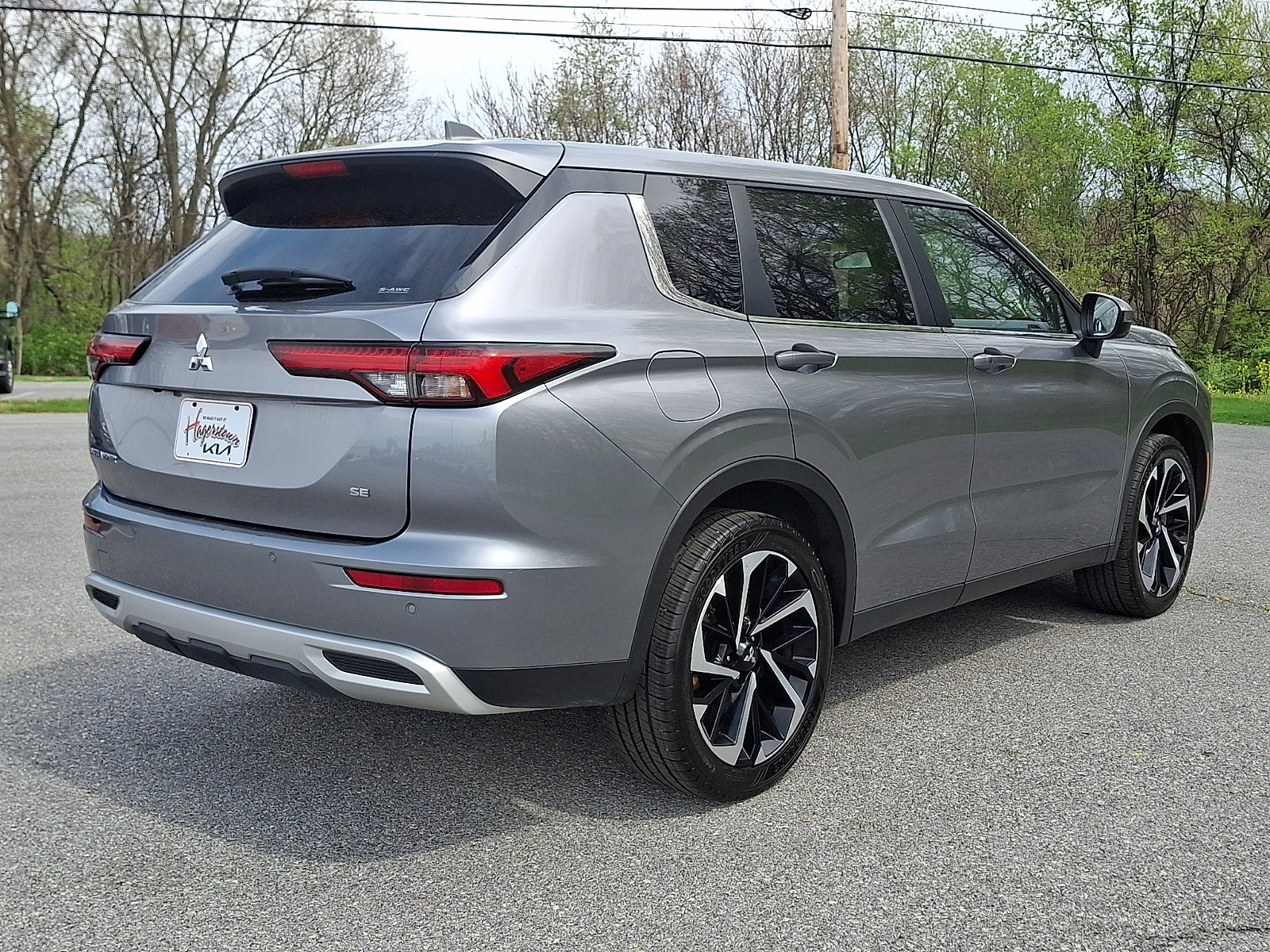 Used 2024 Mitsubishi Outlander SE AWD/4WD image 6