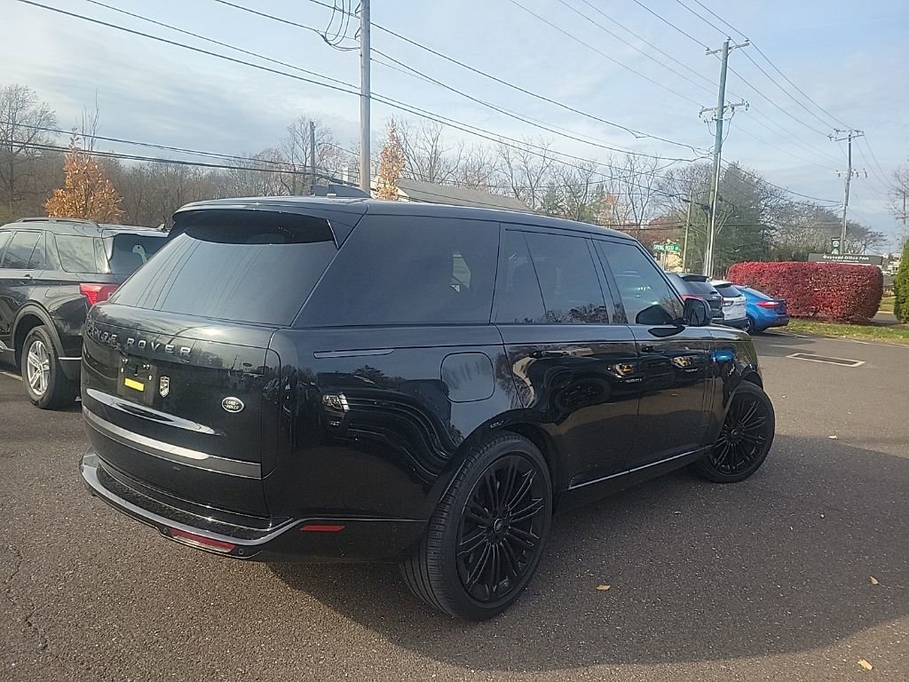 Used 2023 Land Rover Range Rover SE image 4