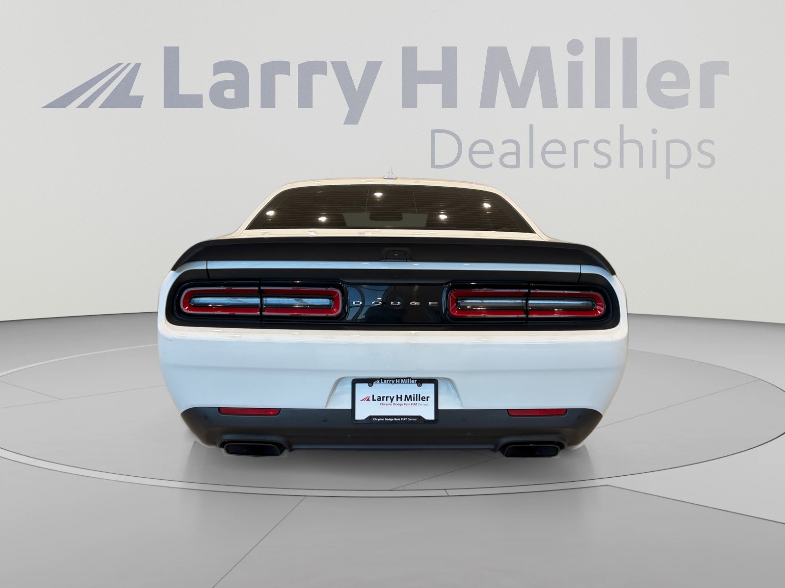 Used 2019 Dodge Challenger SRT Hellcat w/ Plus Package RWD image 4