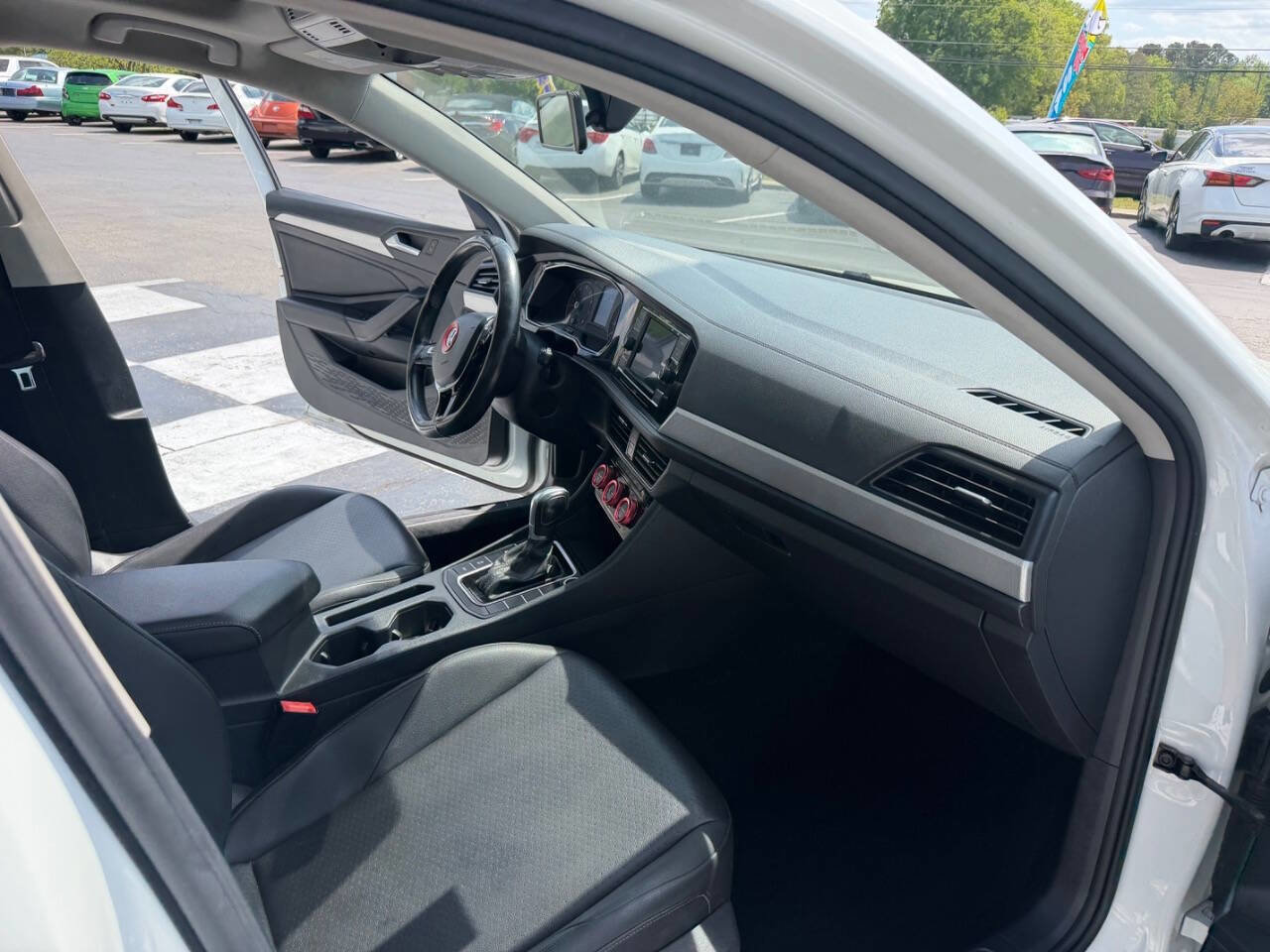 Used 2019 Volkswagen Jetta SE FWD image 12
