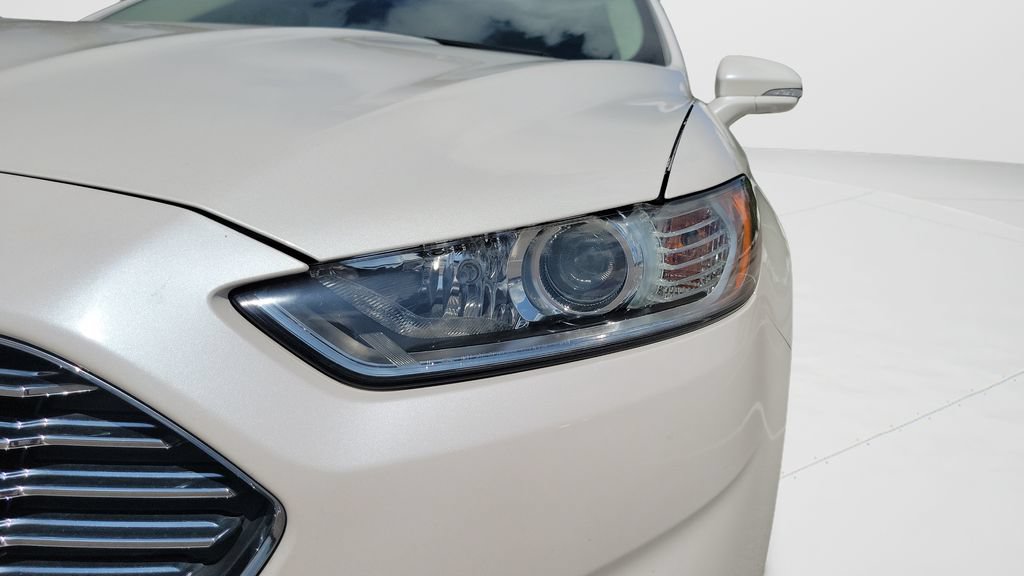 Used 2014 Ford Fusion SE FWD image 24