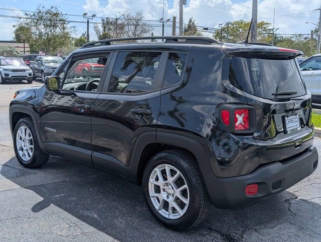 Used 2019 Jeep Renegade Latitude FWD image 5