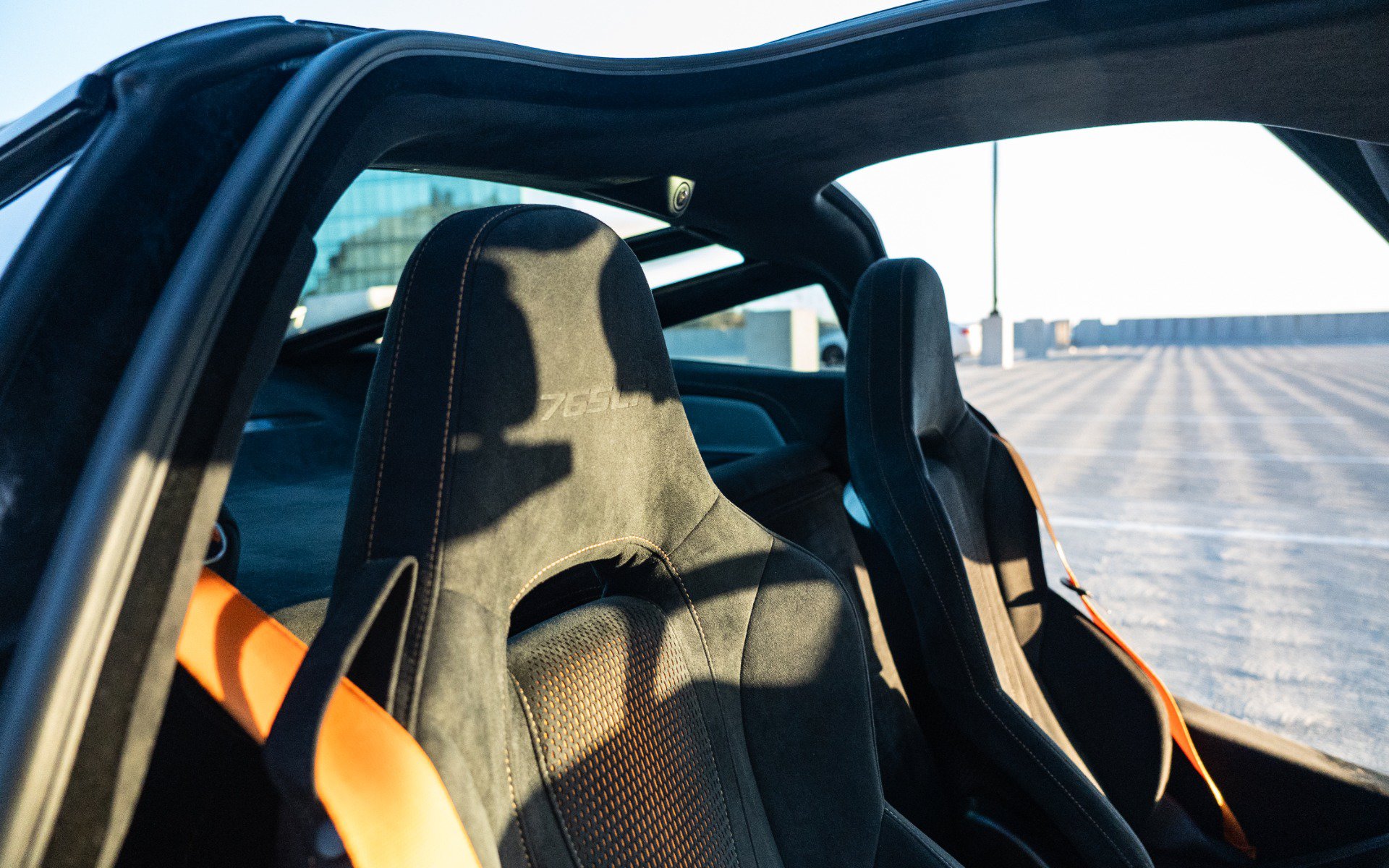 Used 2021 McLaren 765LT RWD image 4