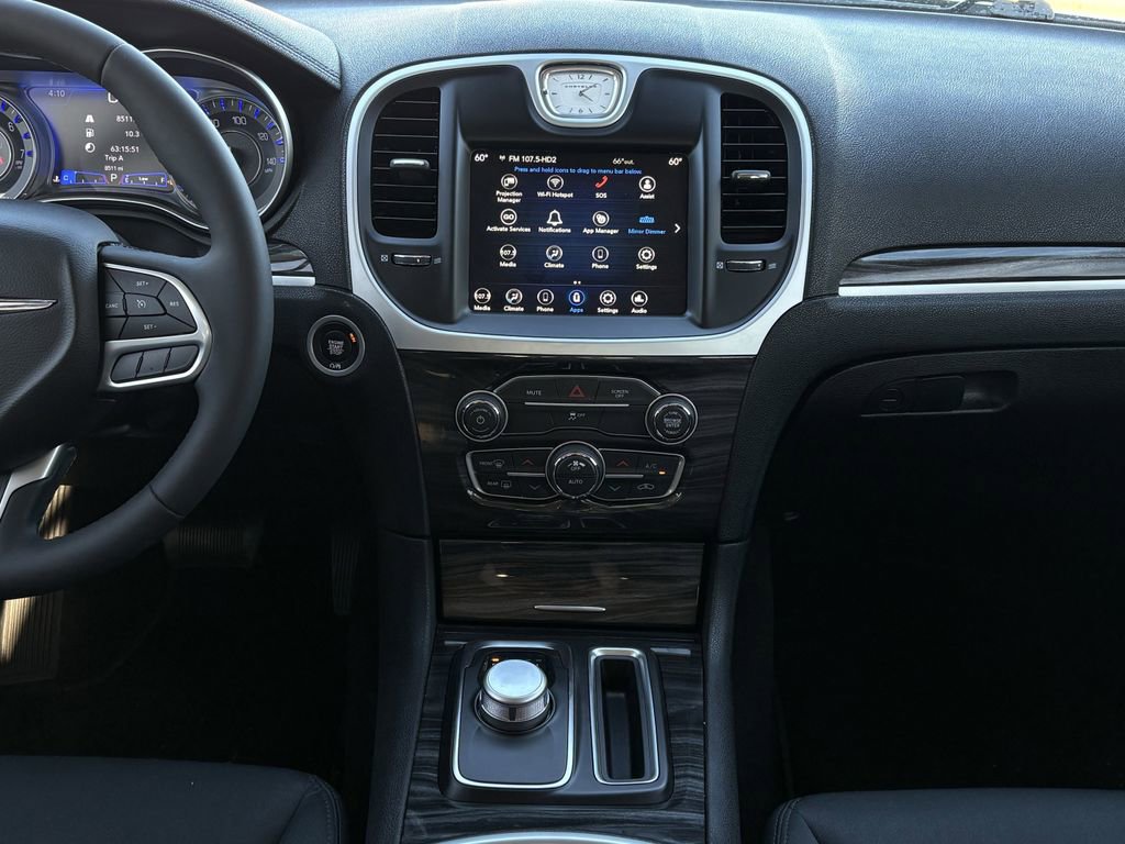 Used 2022 Chrysler 300 Touring image 18
