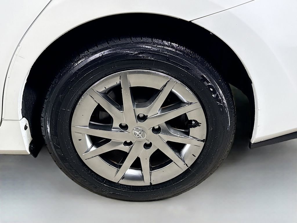 Used 2016 Toyota Prius V Four image 27