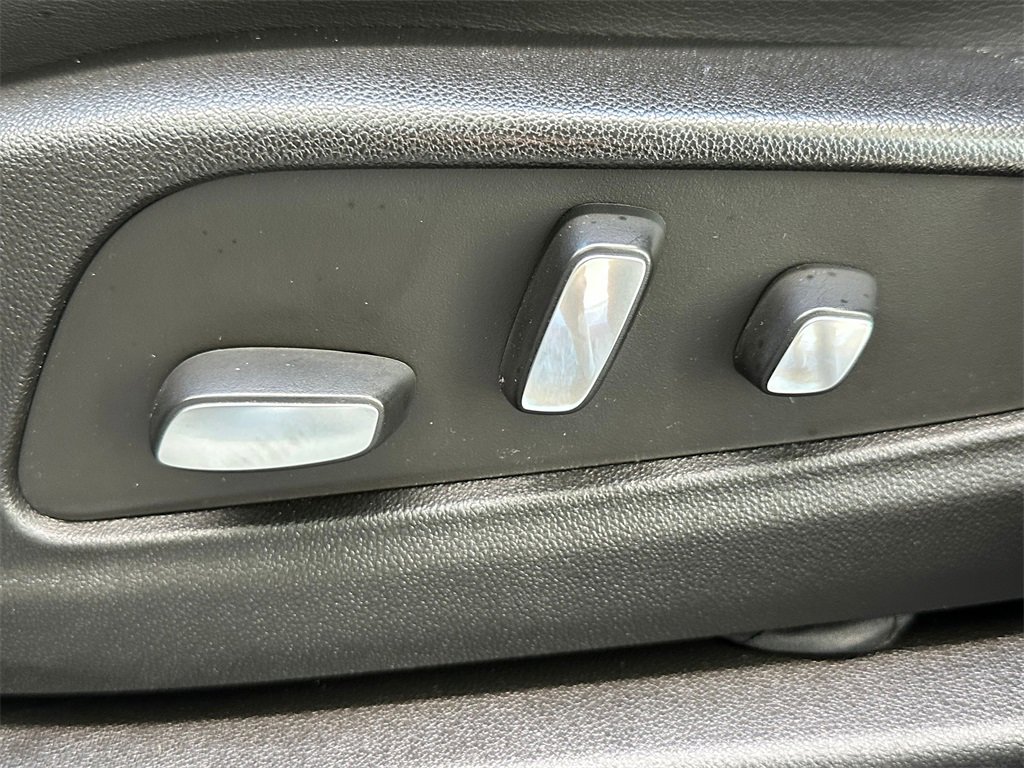 Used 2022 Cadillac XT6 Premium Luxury image 23