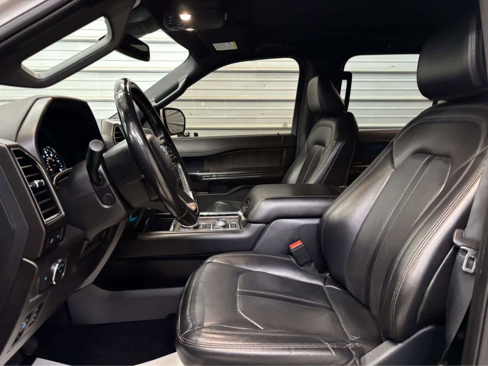 Used 2021 Ford Expedition Limited AWD/4WD image 10