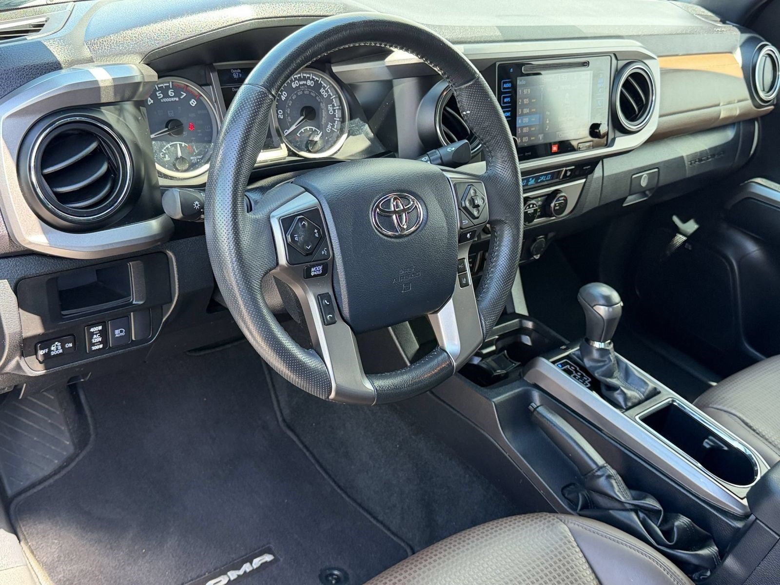 Used 2019 Toyota Tacoma Limited RWD image 4