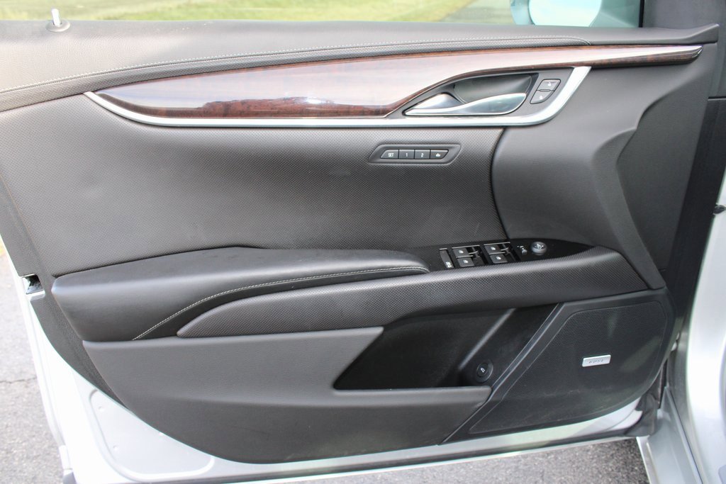 Used 2016 Cadillac XTS Luxury image 10