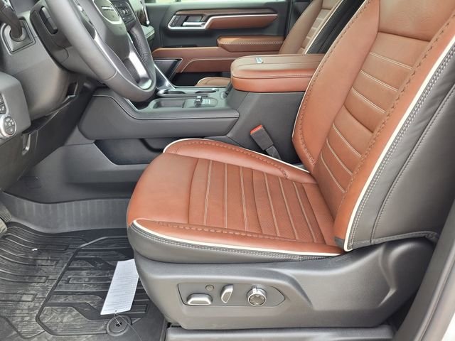 New 2026 GMC Sierra 3500 Denali Ultimate w/ LPO, Black Badging Package image 20