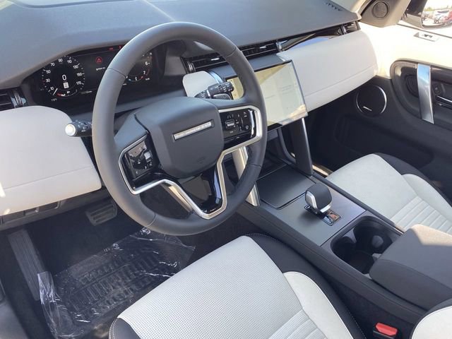 New 2025 Land Rover Discovery Sport S image 5