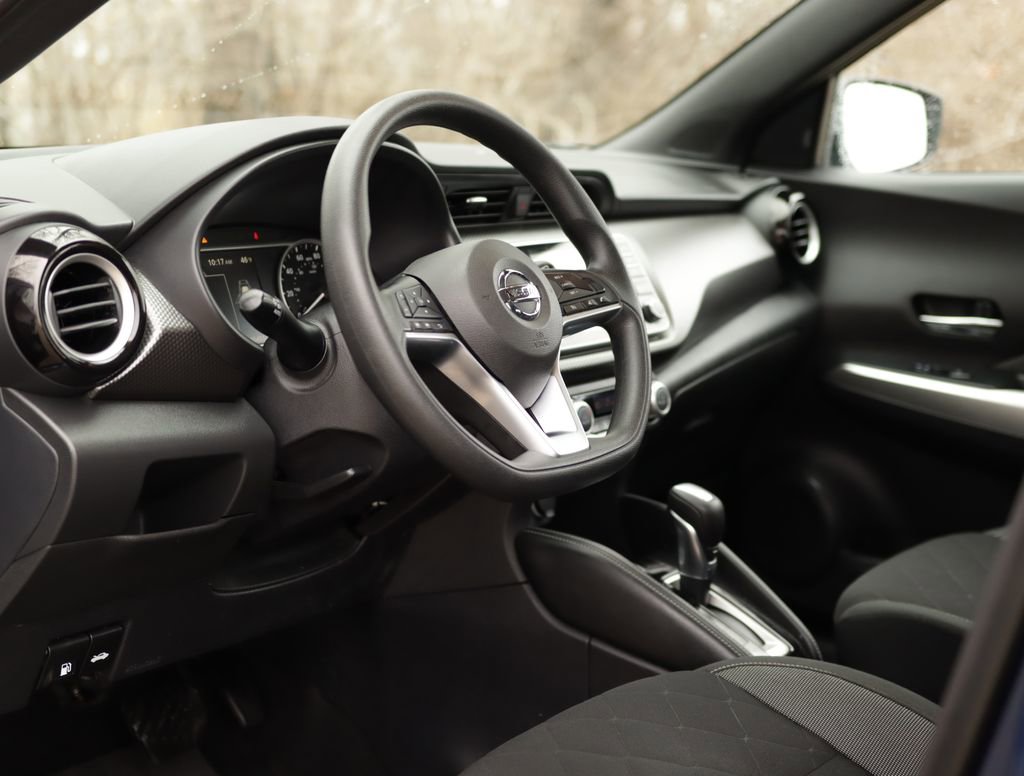 Used 2020 Nissan Kicks SV w/ Exterior Package image 9