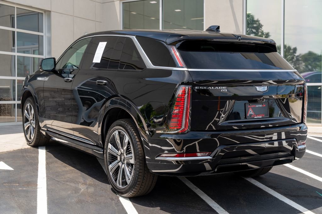 Used 2025 Cadillac Escalade IQ Luxury 2 w/ LPO, Premium Carpet Package AWD/4WD image 18
