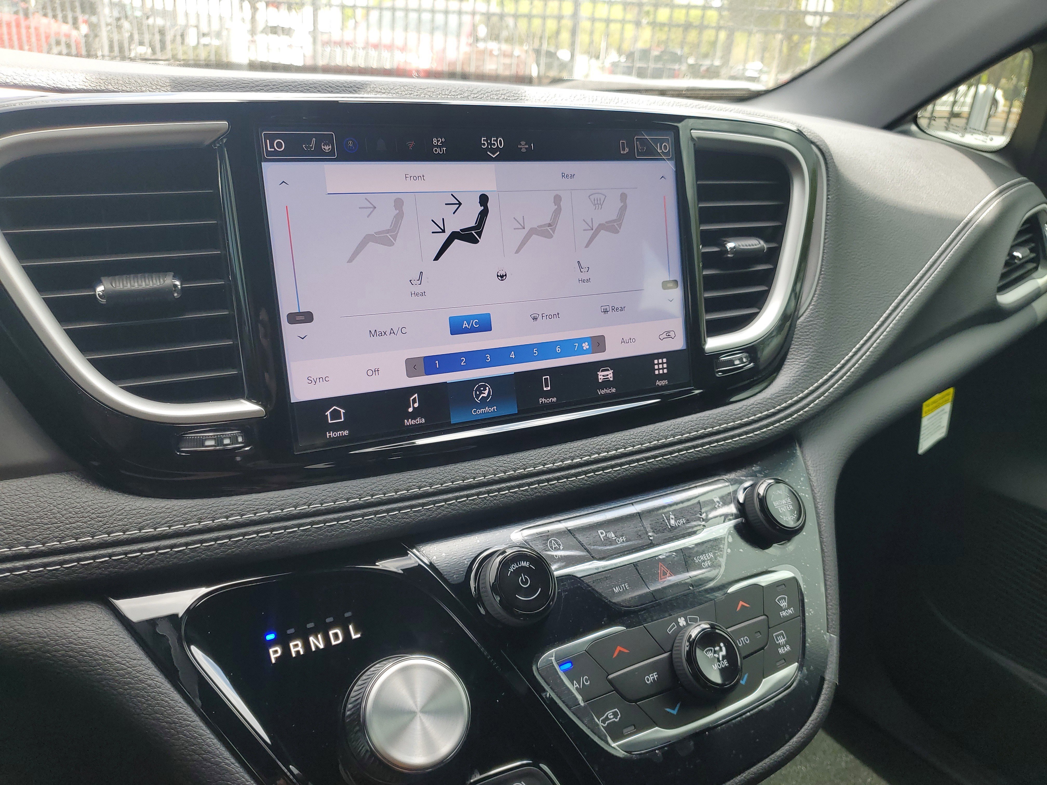 New 2026 Chrysler Pacifica Select image 20