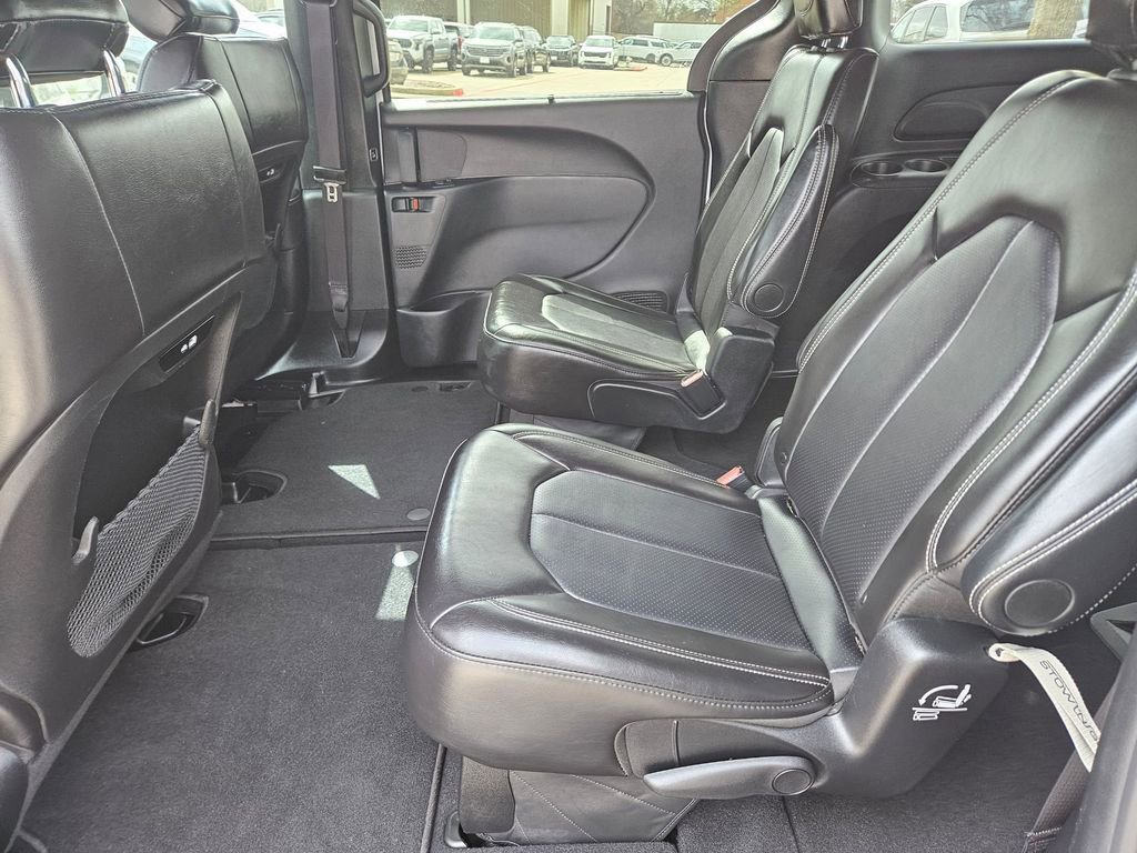 Used 2025 Chrysler Pacifica Select image 27