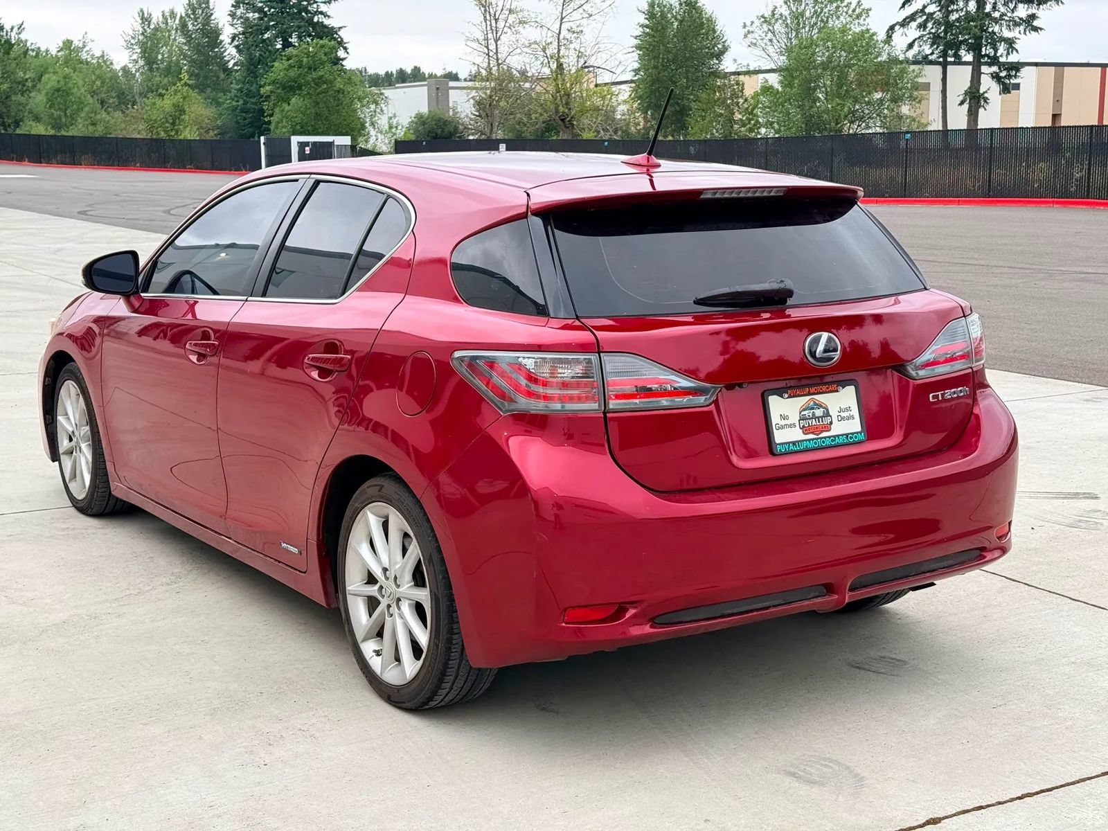 Used 2013 Lexus CT 200h w/ Premium Pkg w/Backup Camera FWD image 3