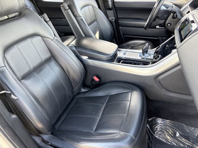 Used 2020 Land Rover Range Rover Sport HSE image 19